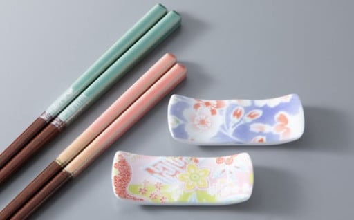 ＼若狭塗箸と美濃焼の箸置きセット／箸置き付き夫婦箸