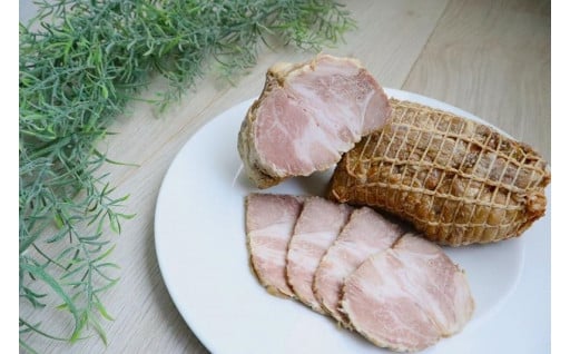 冷やし中華に！おつまみに！　旨味たっぷり自家製焼豚はいかかがですか？