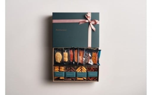 フィナンシェも入った人気の焼き菓子の詰め合わせ