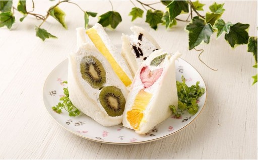 【翌月第4金曜発送】 定番の人気フルーツサンド 4個セット