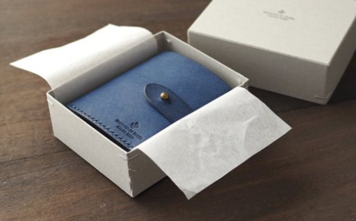 高級感あるイタリアンレザーを使用した「使いやすい二つ折り財布」