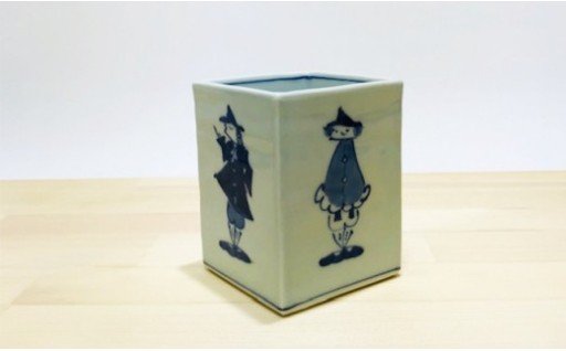 青花 かわいい異人たちのペン立て　小島芳栄堂