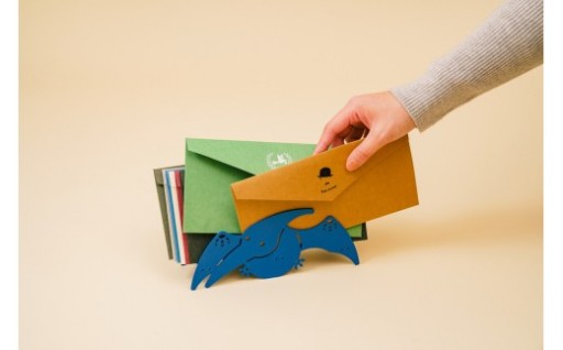 テーブル周りもすっきり！恐竜型ストッカー　「カタヅケザウルス　プテラノドン」