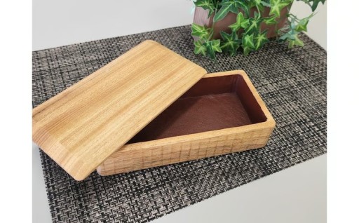 【木のぬくもり感じる】お弁当箱（くりもの）1つ