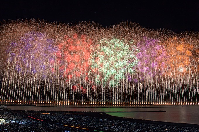 夏の夜空に咲き乱れる 花火特集 ふるさと納税 ふるさとチョイス