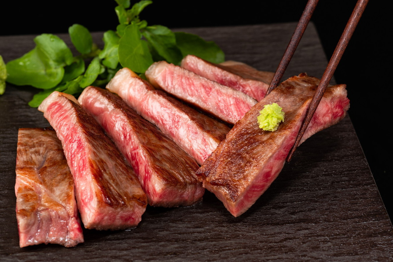 滋賀県近江八幡市の日本三大和牛 牛肉の最高峰 近江牛 をステーキで ふるさと納税 ふるさとチョイス