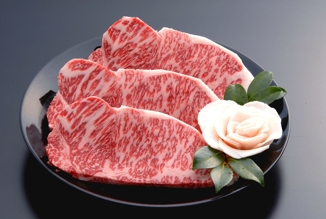 滋賀県近江八幡市の日本三大和牛 牛肉の最高峰 近江牛 をステーキで ふるさと納税 ふるさとチョイス