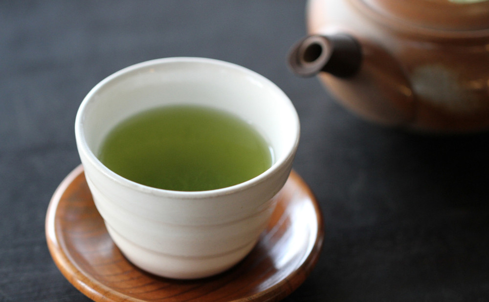 濃厚な味わいと鮮やかな水色(すいしょく)を楽しむ斉光園の『ふかむし茶』