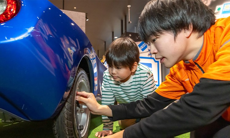 《メカニック》お客さまが乗車する車の点検と試乗を行おう！