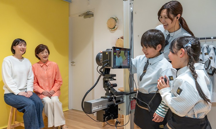 《カメラマン》ぼくたち、私たちの写真スタジオへようこそ！