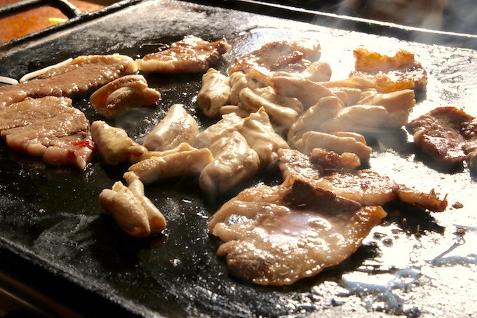 肉汁が溢れだします!選りすぐりのカルビとゆでホルモン!
