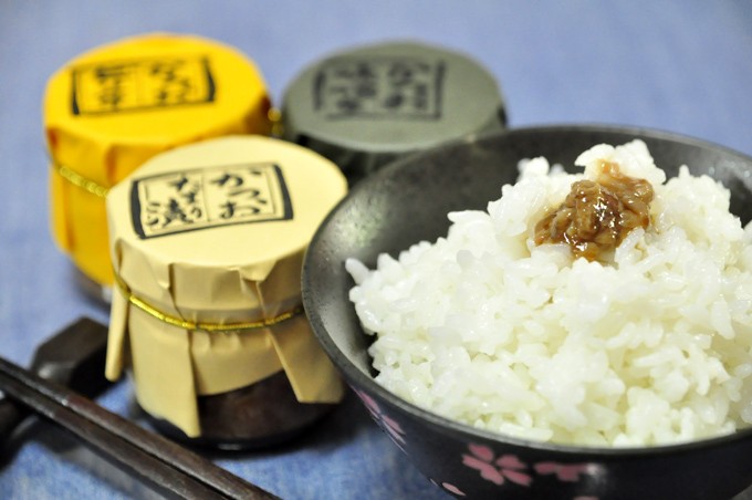 鰹ピリ辛・鰹味噌辛・鰹たまり漬は甘めの味付けでごはんが進みます