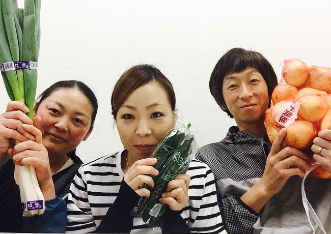 P&Cリンク代表の菊池さん(右)とスタッフの皆さん