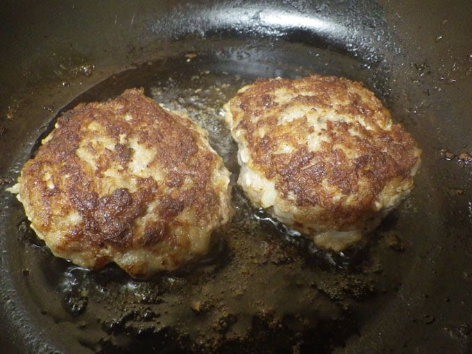 牛肉を存分に味わえるハンバーグです!!