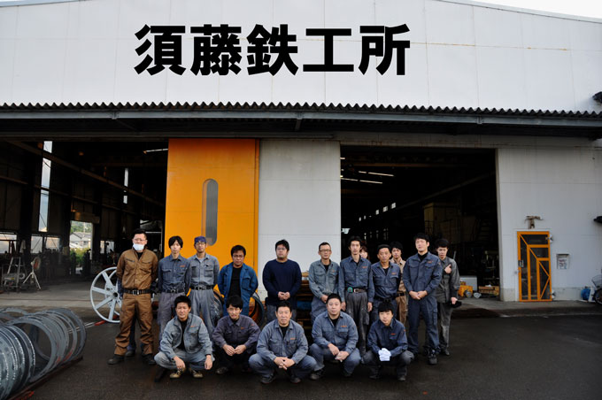 職人が一つ一つ丁寧に仕上げています。