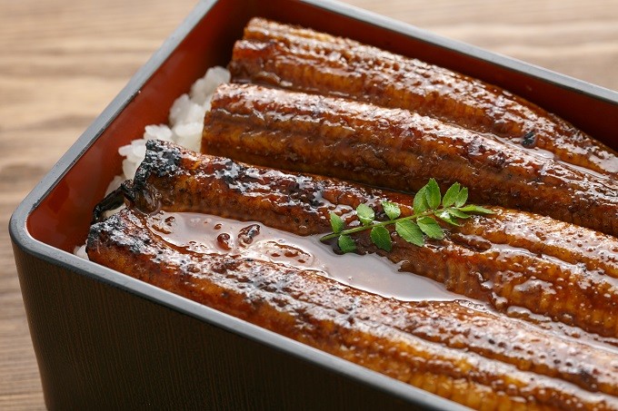 創業以来受け継いだ秘伝のタレで4回つけ焼きしました