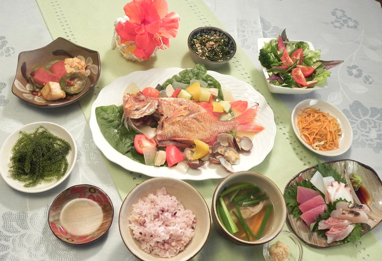 お料理(地元の新鮮食材を使った沖縄料理)