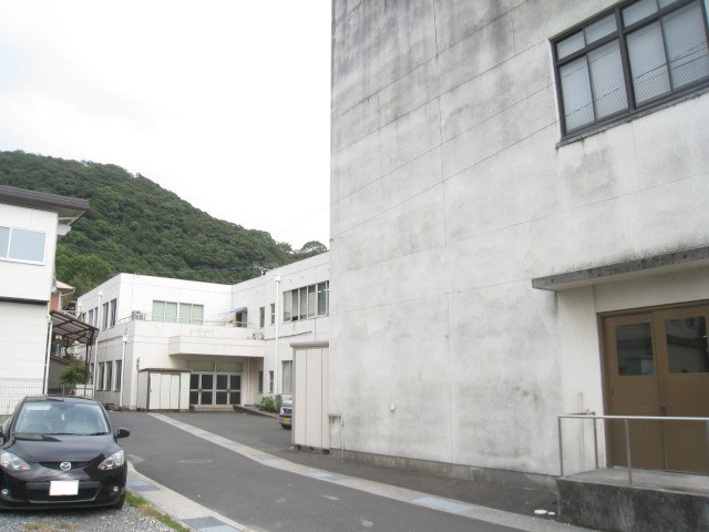 別館裏