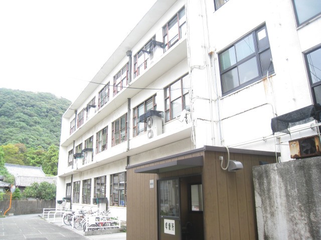 本館裏