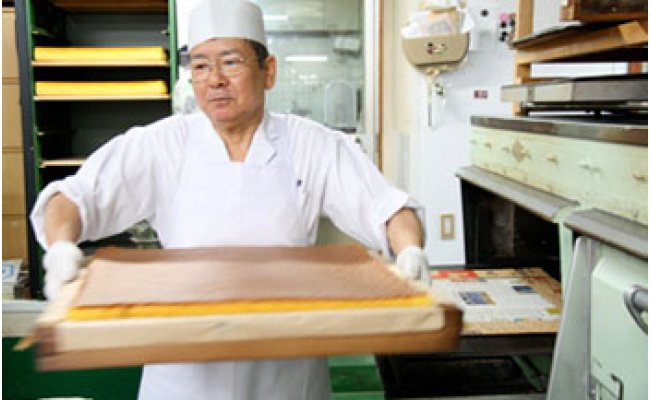 職人が一つの焼き釜で昔ながらの製法を守りながら心をこめて焼いています