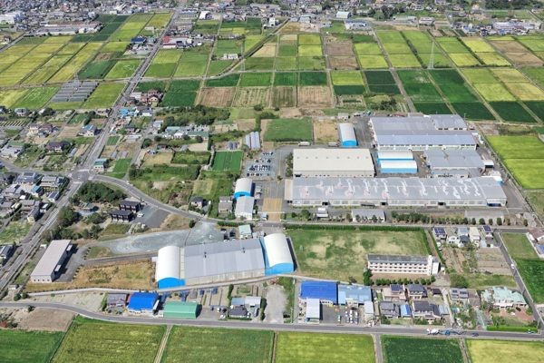 掛川市にある「フランスベッド」の羽毛工場。
