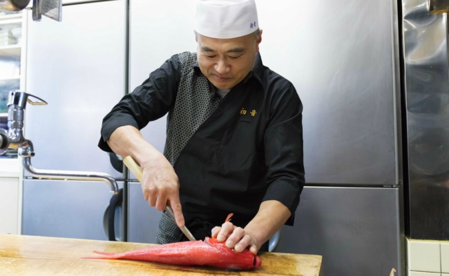 釜めし初音の大将が作る料理はどれも絶品です!