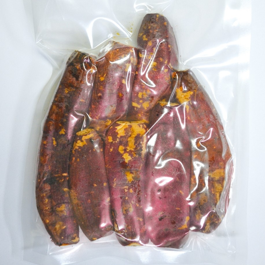 冷凍の焼き芋を500グラム×3袋でお届けします。