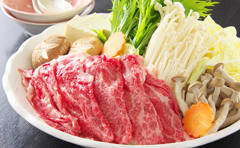 黒毛和牛しゃぶしゃぶです。須崎の季節の一番いい野菜と一緒に