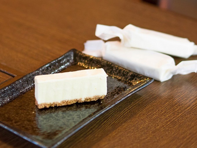 甘さ控えめレアチーズケーキ風「やっこちゃん」♪