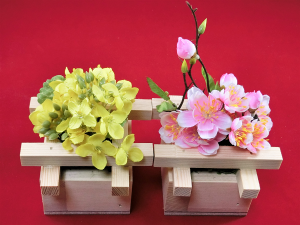 菜の花と桃の花は、ブレスガーデン自信作のフェイクフラワー(造花)です