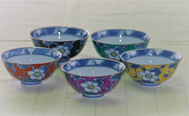 伊万里焼】彩り唐花飯碗 茶碗 5色セット 032-H328 - 佐賀県伊万里市