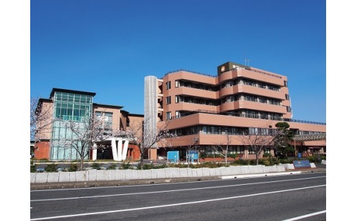 館山駅からバス、タクシー利用で10分