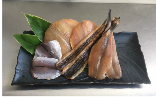 ふるさと納税 愛知県 西尾市 元漁師が作る高級魚干物セット・T018-22