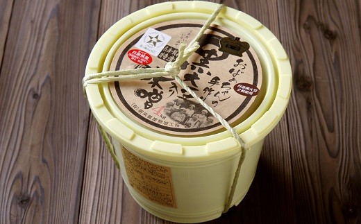 おばあちゃんの手作り黒大豆入り味噌(4kg)
