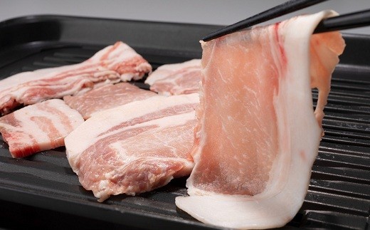 京丹波の豊かな自然の中で、こだわりと高い技術が生み出した、極上の豚肉。脂身の豊かな甘みと柔らかく引き締まった肉質は絶品です。