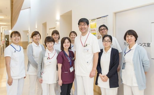 笑顔が素敵なスタッフの皆さんと先生