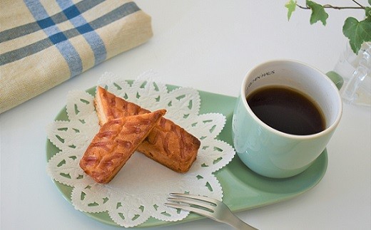 浦河高校の生徒たちが町の特産品の「いちご」を使ったケーキを考案しました。