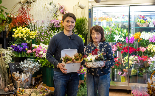 1年間毎月お花を楽しめる季節のアレンジメント 12ヶ月連続