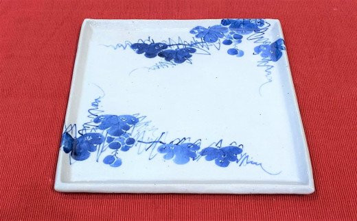 赤土呉須葡萄絵7寸角皿