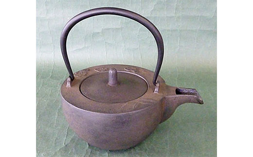銚子 鉄瓶 （味わい深い雰囲気を醸し出す時代銚子・燗瓶(銀口