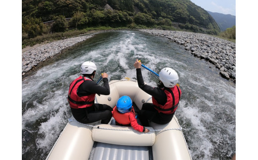 スノーピークおち仁淀川キャンプフィールド「ラフティングツアー」チケット - 高知県越知町｜ふるさとチョイス - ふるさと納税サイト