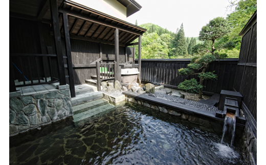 ふるさと納税 秋田県 湯沢市 F0001　屋根の雪下ろし代行サービス（作業員２名） ふるさと納税 秋田県 湯沢市 F0001 屋根の雪下ろし代行サービス（作業