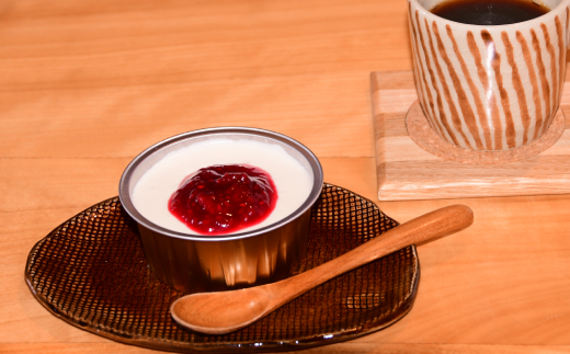 【北海道紋別市】10-369 cafe ほの香のレアチーズムース 5カップセット
