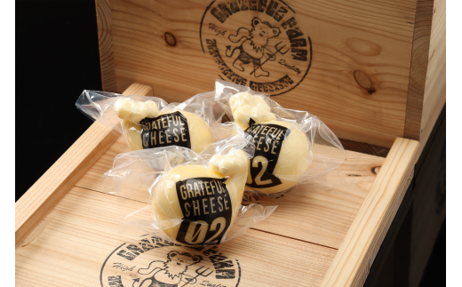 【北海道浜中町】こんがり焼くと絶品なチーズ！カチョカバロ　１3０ｇ　３個
