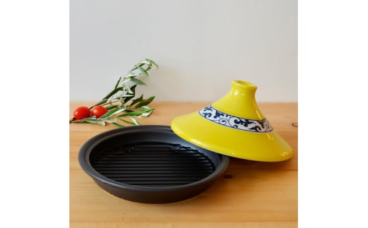 手作りの大きなタジン鍋-2 (耐熱粘土を使用)