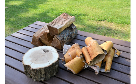 薪割り台（中）1個 （沼田町産カラマツ薪・白樺樹皮付き） キャンプ アウトドア用品