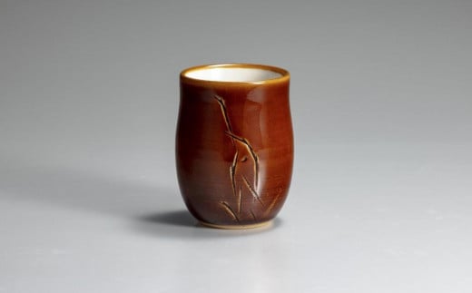 大樋長楽 大樋焼 長楽窯 飴釉 茶碗 抹茶碗 茶道具 美品 です。 楽焼 大樋長楽作 飴釉 平茶碗 在銘 「大樋・長楽」無傷 共箱