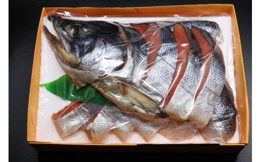ふるさと納税 新潟県 村上名産塩引き鮭 半身姿 - 魚介類、海産物