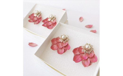 桜さくら / 花びらモチーフ 革花ピアス アクセサリー ピアス