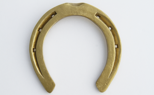 金色の馬の蹄鉄置物 kinshimo01.jpg
